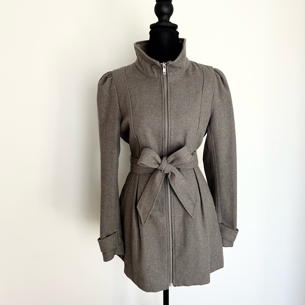 H&M Recycled Wool Belted Zip-Up Coat – Size 10